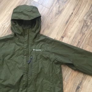 Columbia dark green rain jacket